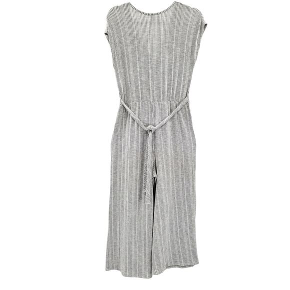 Caution To The Wind Light Gray & White Striped Sleeveless Jumpsuit Women's Sz M - Picture 2 of 7